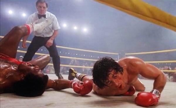 Rocky manda al tappeto Apollo Creed, l'eroe e il suo viaggio verso la vittoria